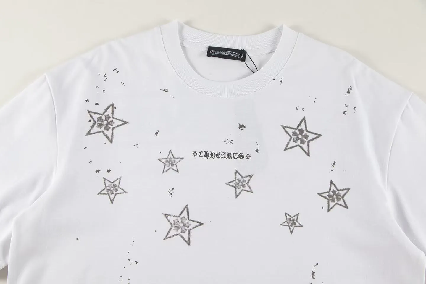 🅿️150 Style: 2025 new Croix Heart short-sleeved T-shirt Material: High version 300g double yarn combed cotton Size: S～XL Color: White Style number: Z025